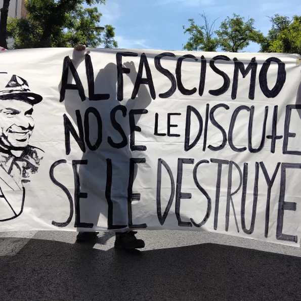 Al fascismo no se le discute, se le destruye